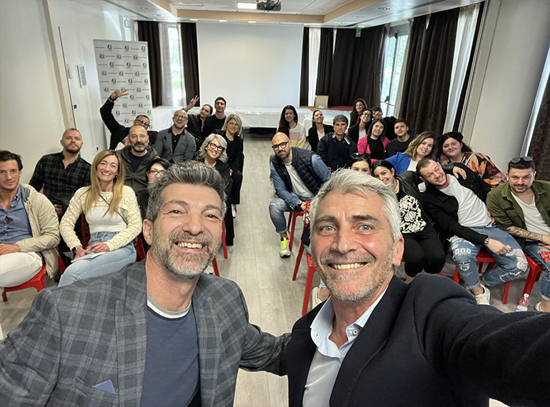 Massimiliano e Fabrizio insieme ai clienti